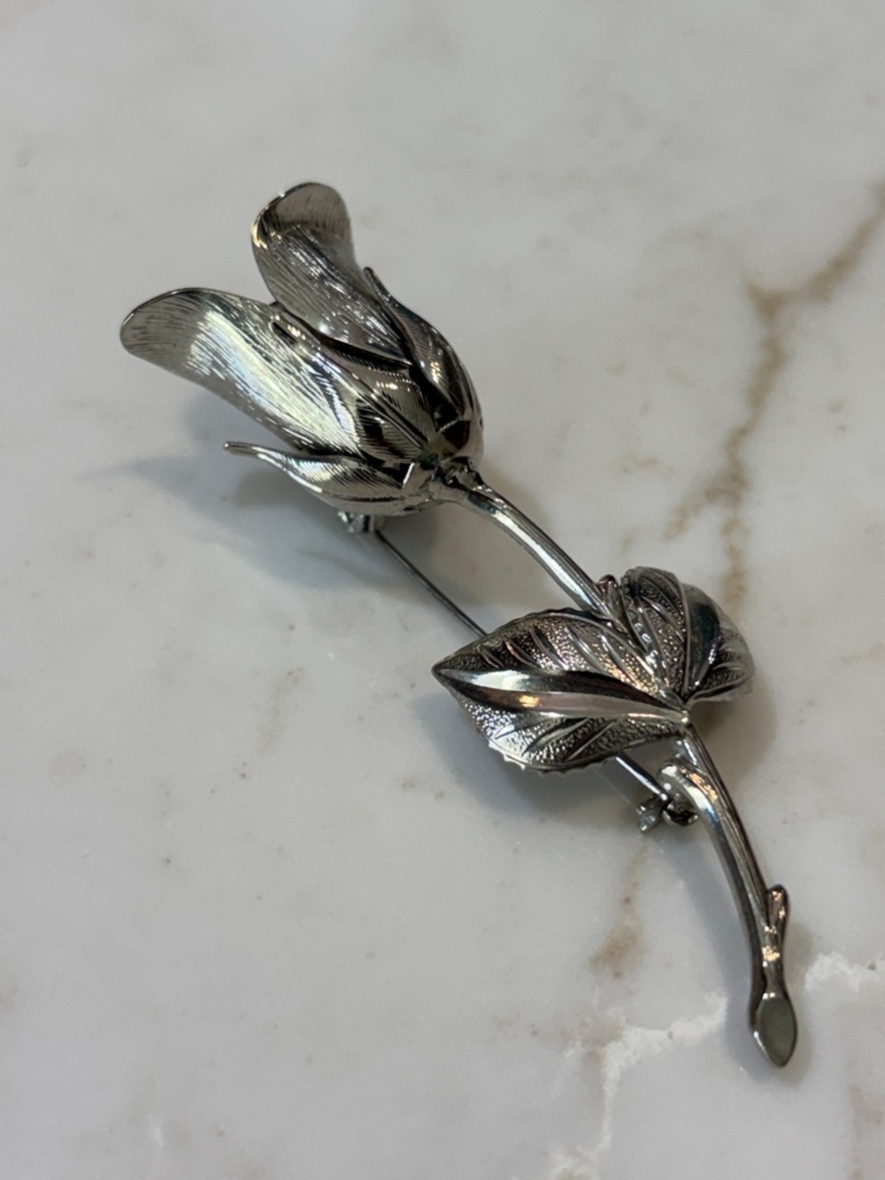 Vintage Silver Tone Rosebud Floral Brooch Pin Cottagecore Romantic One Size - Picture 1 of 4